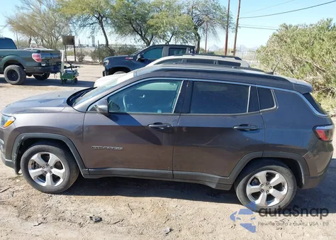2021 Jeep Compass Latitude Fwd z USA, uszkodzony, nr VIN 3C4NJCBB1MT585747